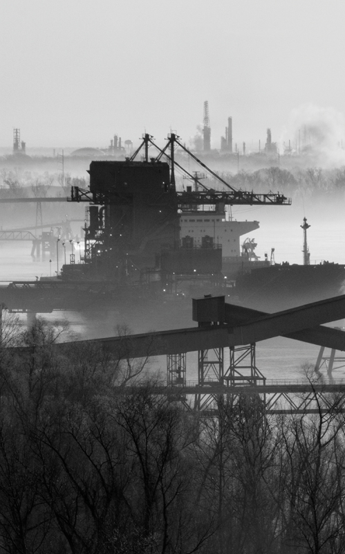 Cargo-ship-conveyor